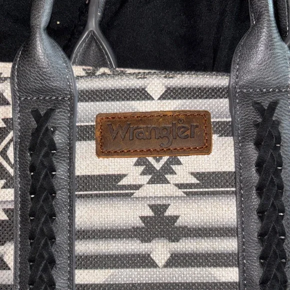 Wrangler Black and White Geometric Crossbody Bag - Picture 2 of 5